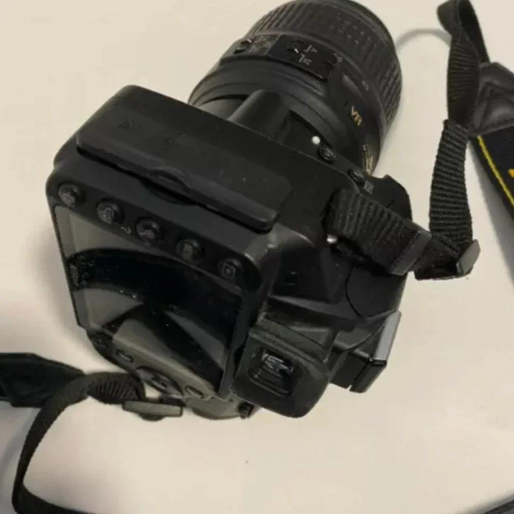 Nikon DSLR Camera D3200 Bundle With Two Lens, Timelapse Remote and More - Picture 6 of 12